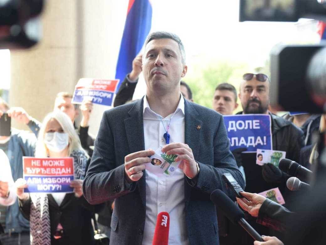 Boško Obradović izazvao incident ispred Skupštine, Maja Gojković o  tome