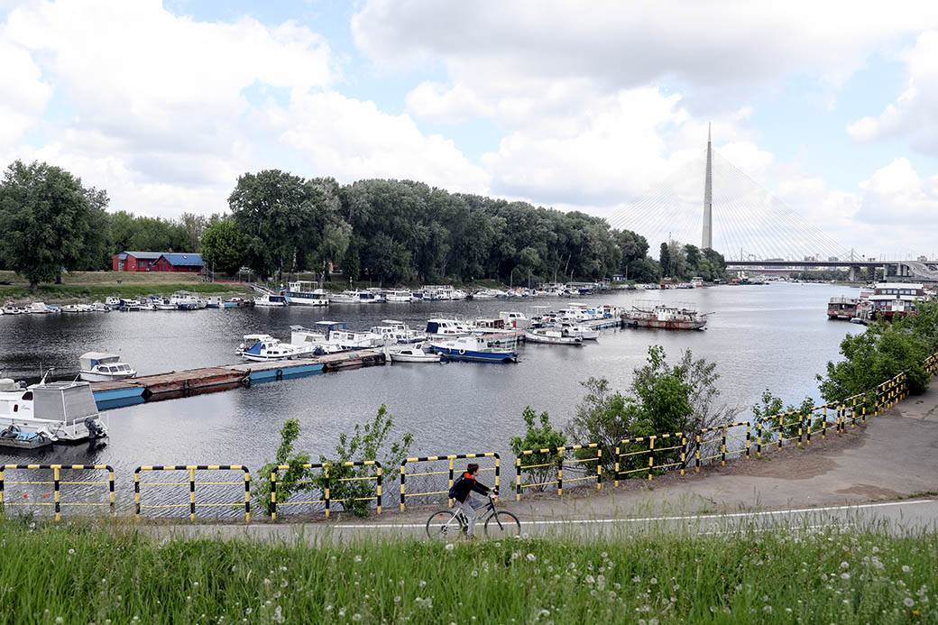 Prvi vikend bez policijskog časa u Beogradu: Roštilj i puna izletišta FOTOGRAFIJE