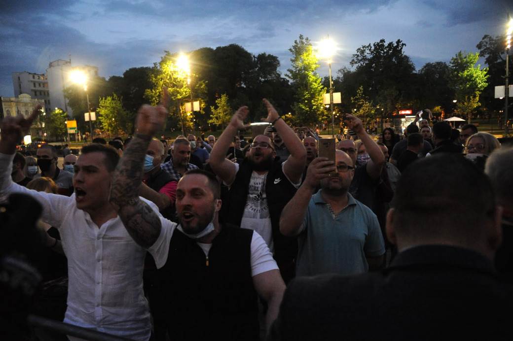 Protesti ispred Skupštine Srbije - štrajk glađu