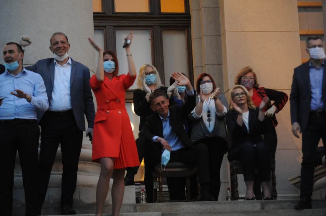 Protesti ispred Skupštine Srbije - štrajk glađu