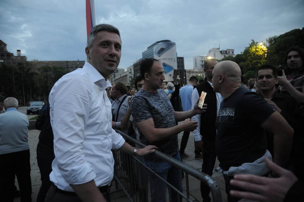 Protesti ispred Skupštine Srbije - štrajk glađu