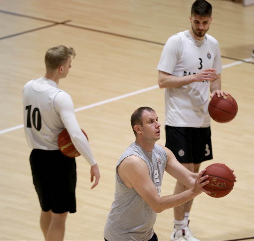 Trinkijeri o Partizanuigračima korona virusu