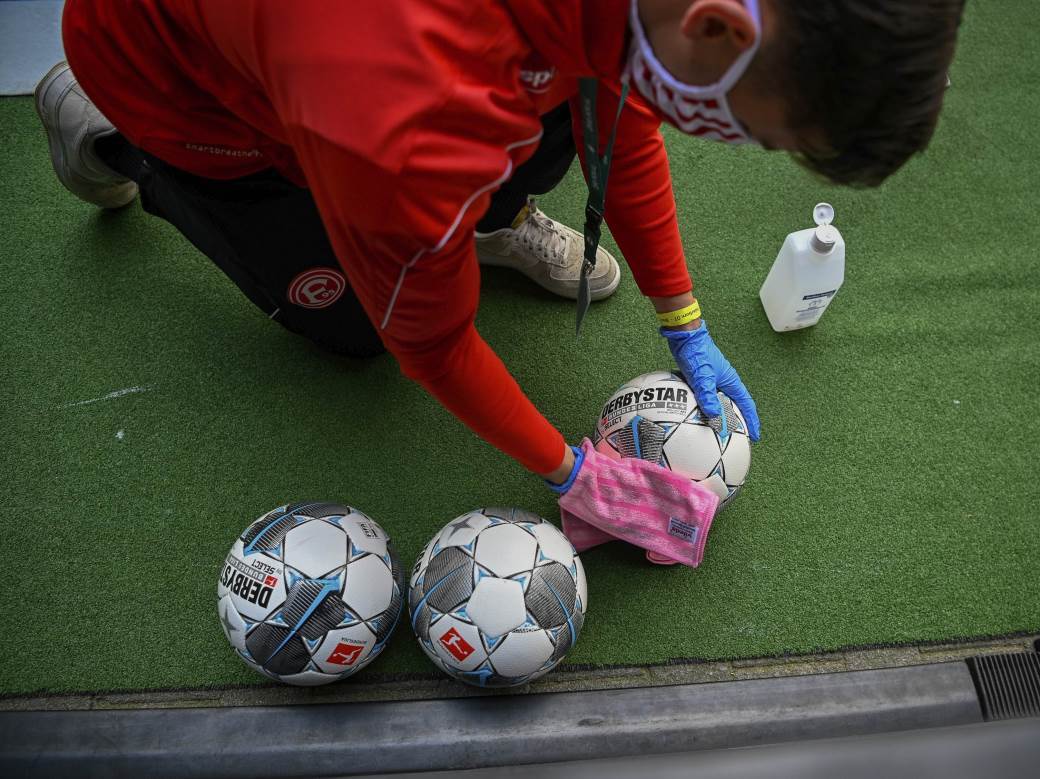 Herta Berlin, poljubac Grujić i Bojata FOTO