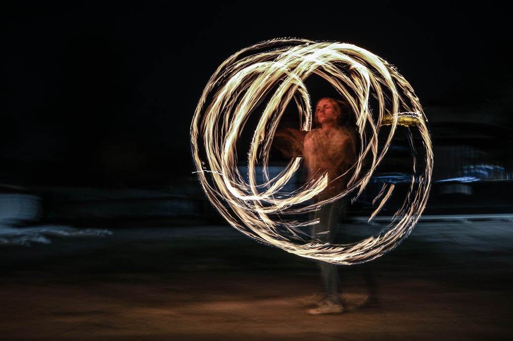 Poi - Ples sa vatrom u Beogradu: Magmus Fire Show FOTOGRAFIJE