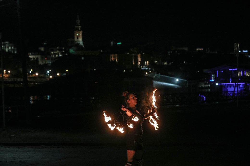 Poi - Ples sa vatrom u Beogradu: Magmus Fire Show FOTOGRAFIJE