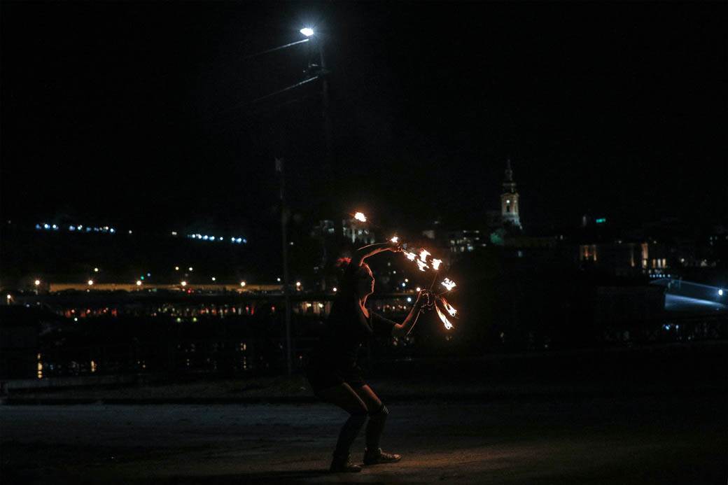 Poi - Ples sa vatrom u Beogradu: Magmus Fire Show FOTOGRAFIJE