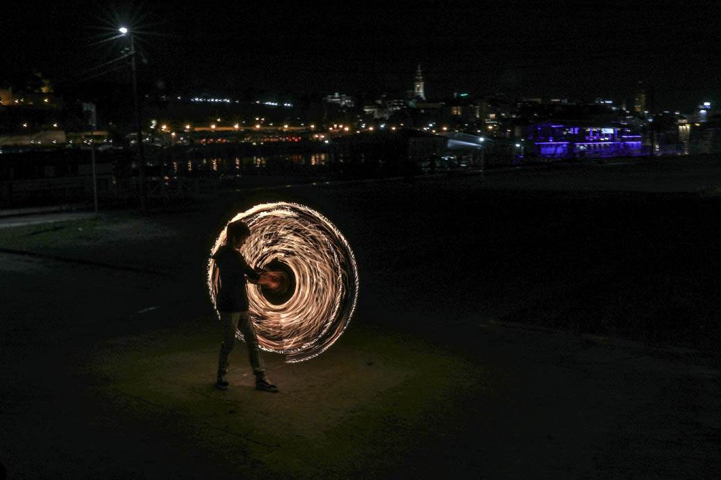 Poi - Ples sa vatrom u Beogradu: Magmus Fire Show FOTOGRAFIJE