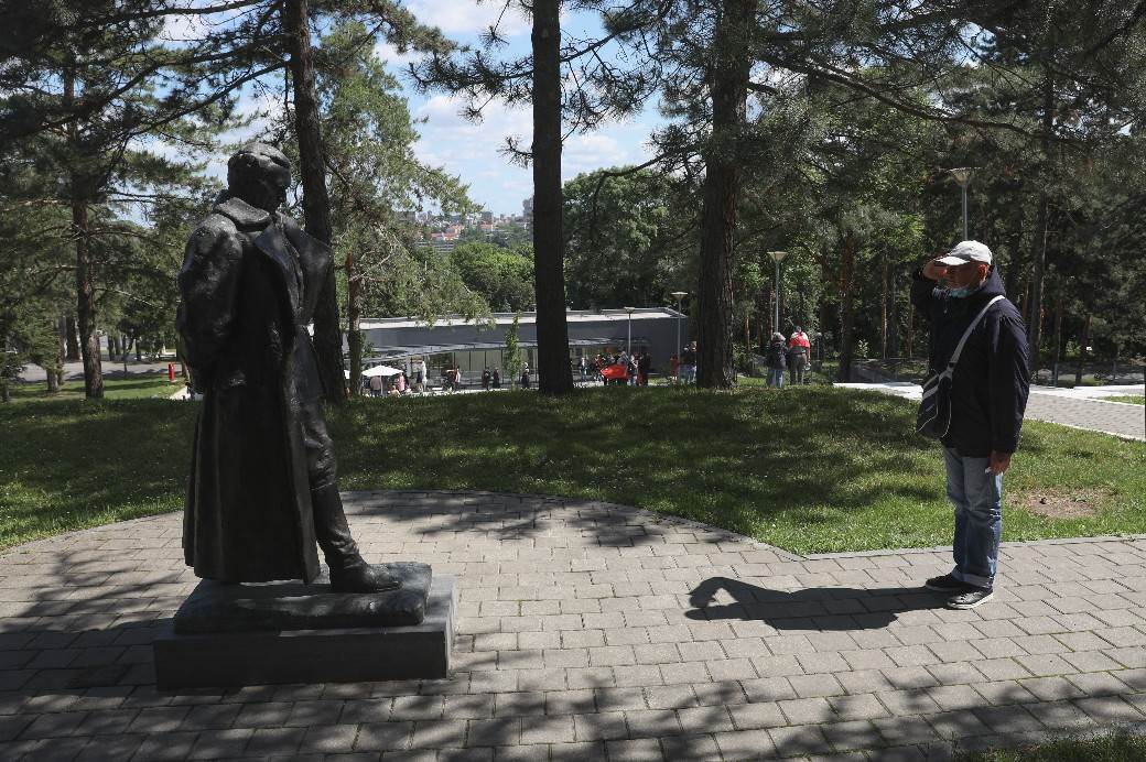 Tito 40 godina od smrti Kuća cveća 