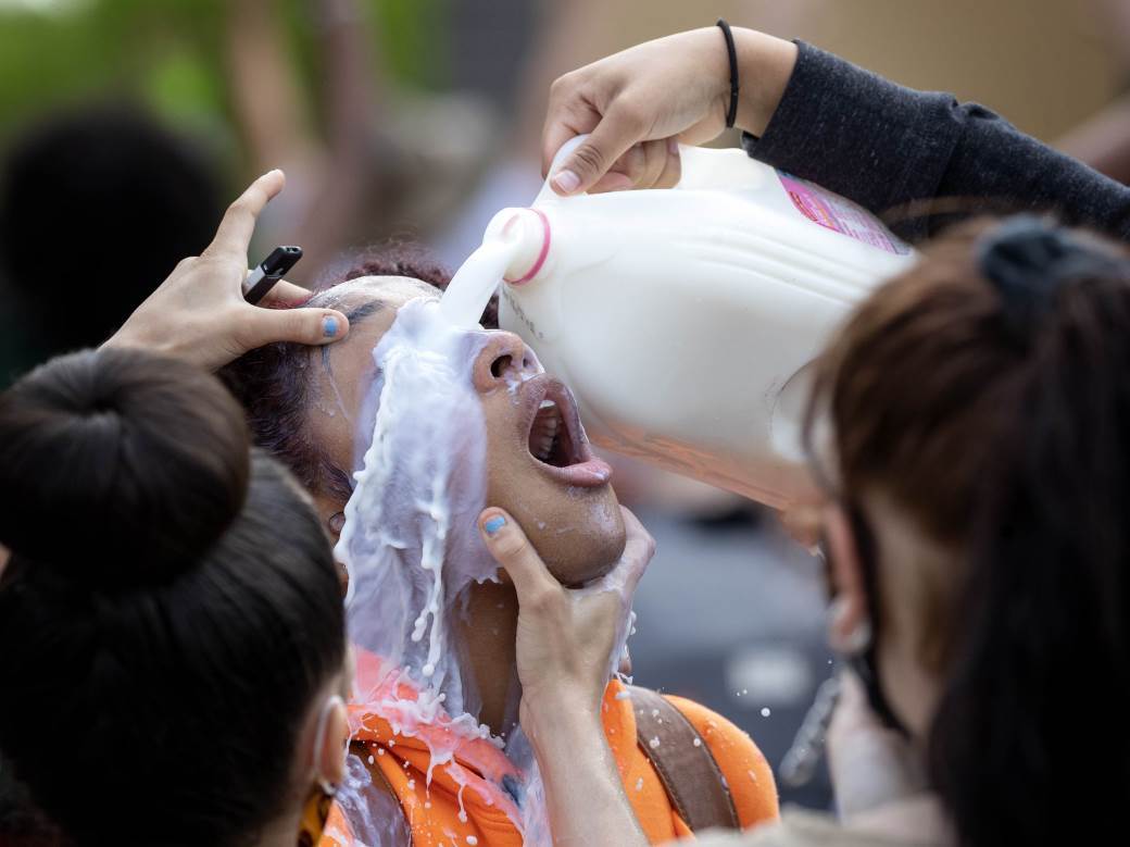 Protesti u Americi privedena ekipa CNN