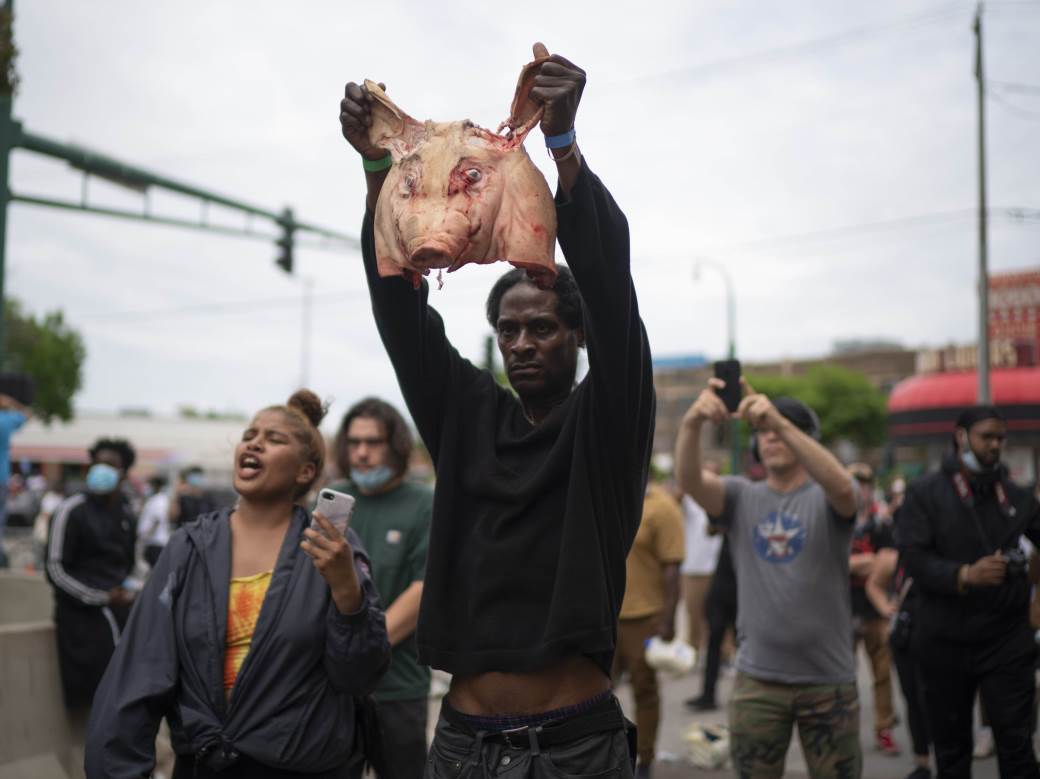 Protesti u Americi privedena ekipa CNN