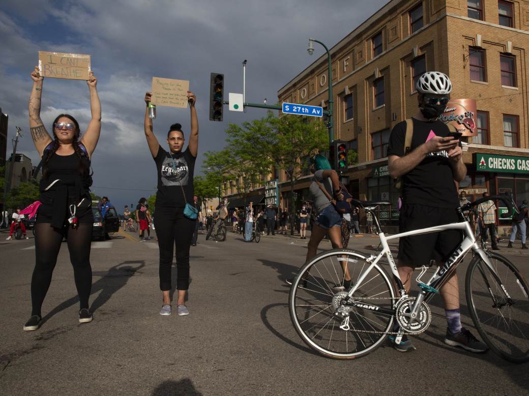 Protesti u Americi privedena ekipa CNN