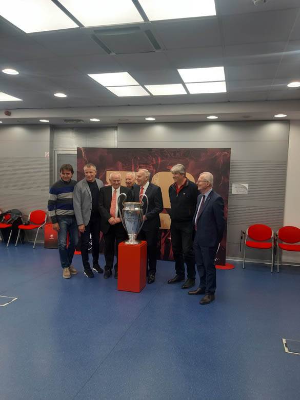 Crvena zvezda proslava Bari 1991, torta Dragan Džajić za rođendan