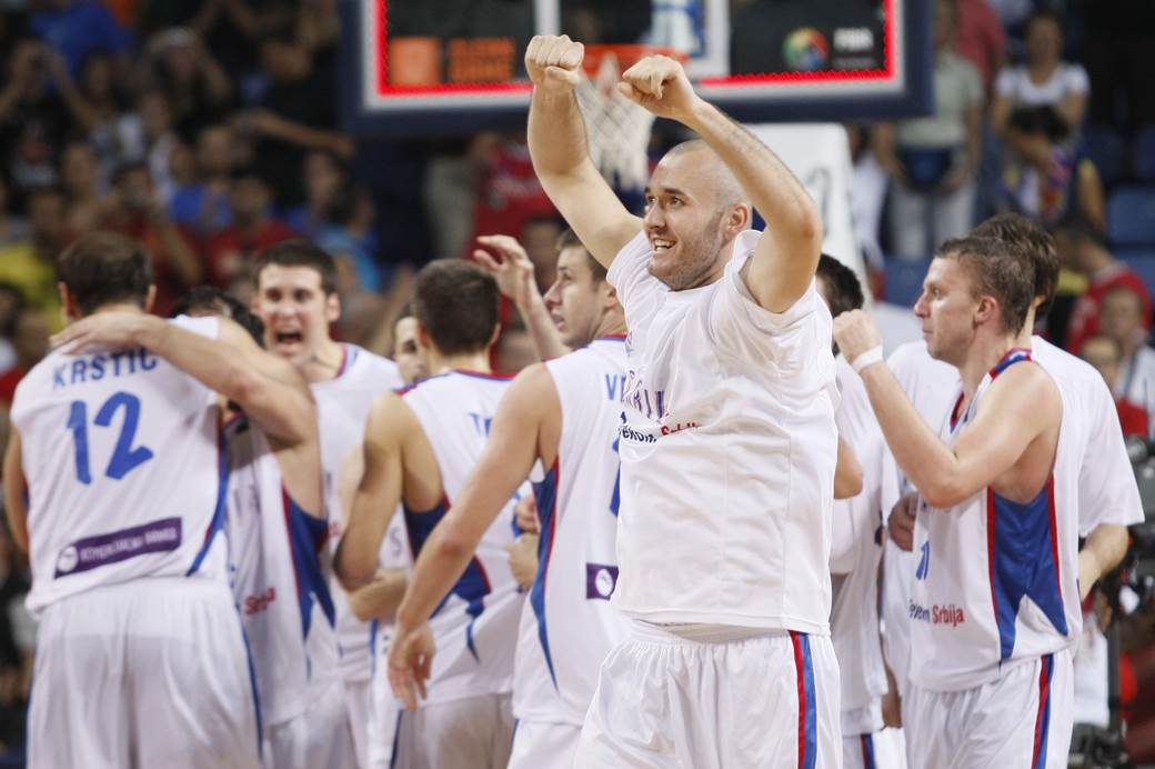 Milan Mačvan, karijera u slikama: FMP, Hemofarm, Amerikanci, Rusi, Partizan, povrede, orlovi...