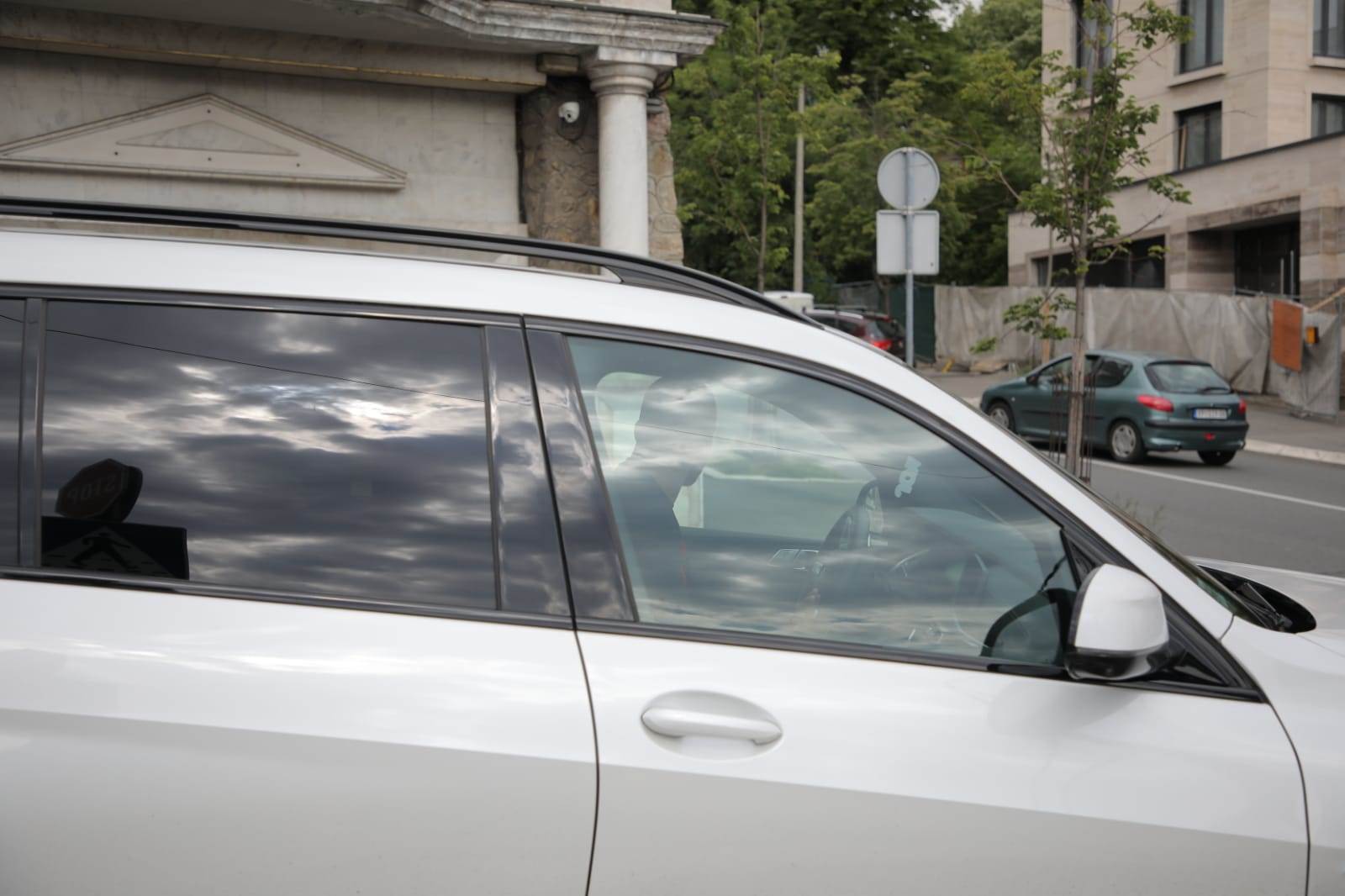 Bogdana se porodila Bogdanine sestre donele balone