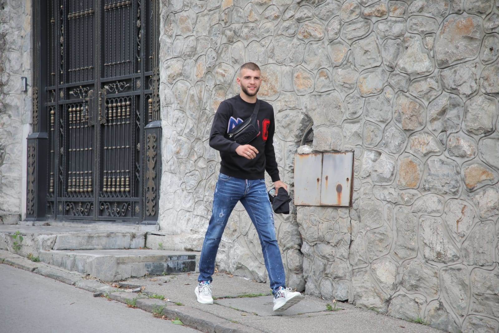 Bogdana se porodila Bogdanine sestre donele balone