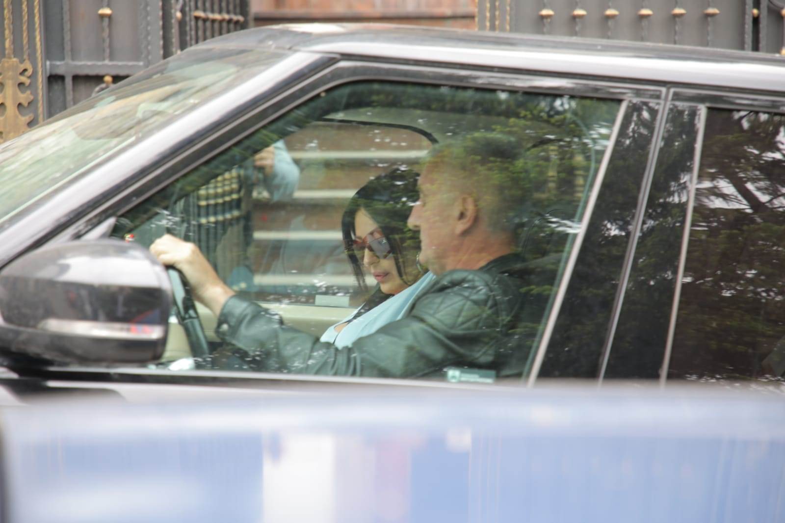 Bogdana se porodila Bogdanine sestre donele balone