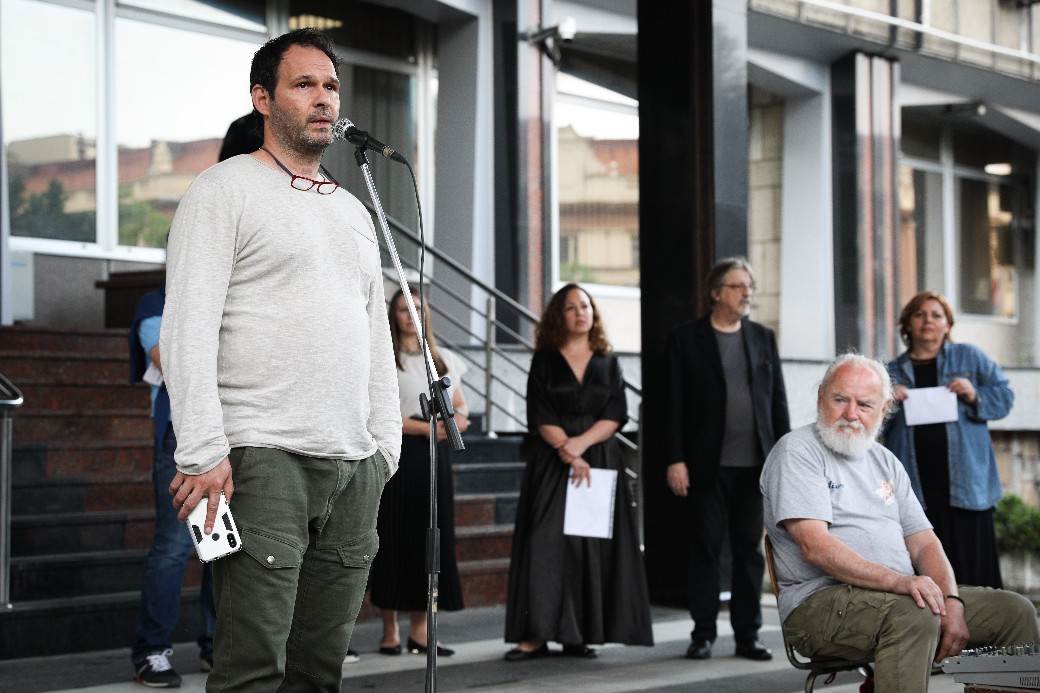 Desanka Maksimović izbačena pa vraćena u lektiru - šta je sve izbačeno iz lektire