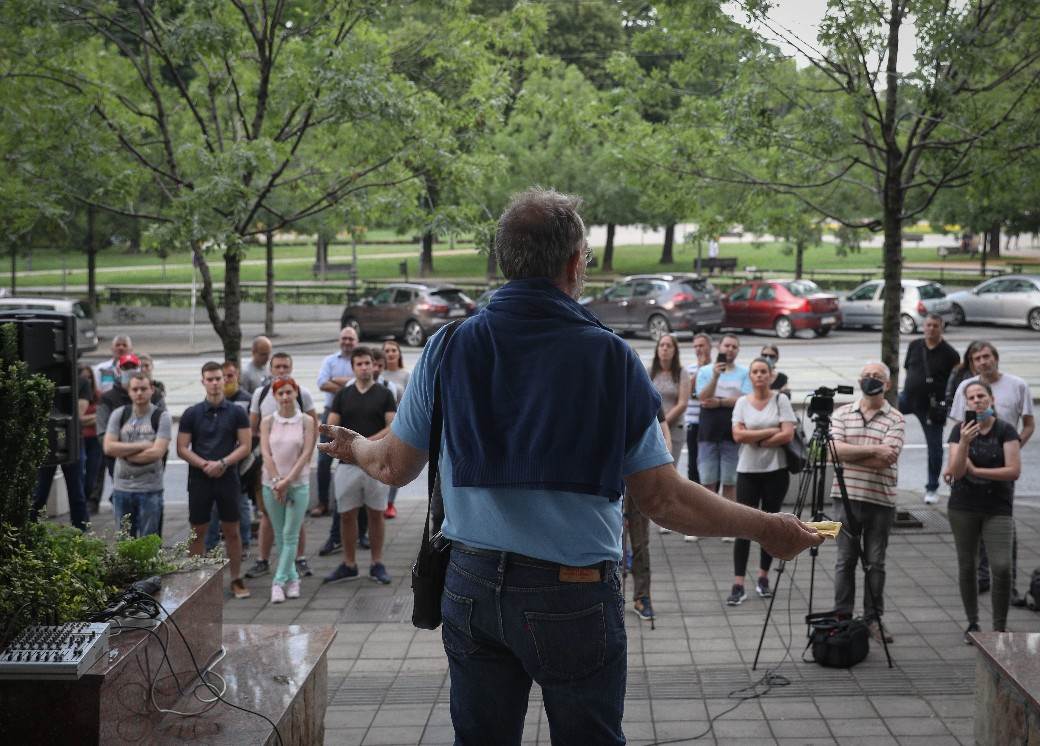 Desanka Maksimović izbačena pa vraćena u lektiru - šta je sve izbačeno iz lektire