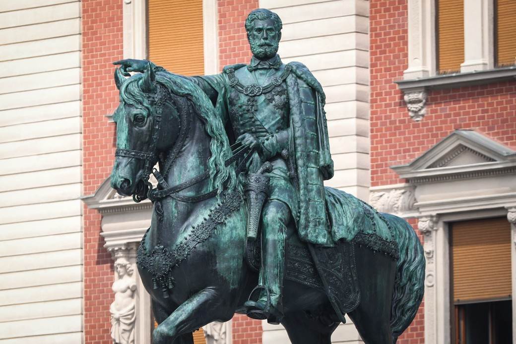 Spomenik knezu Mihailu rekonsturisan