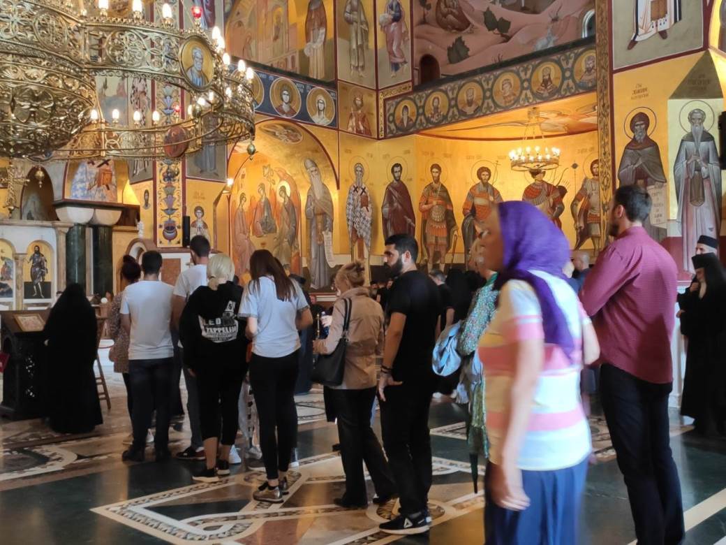 Policija u Podgorici privela sveštenika na saslušanje