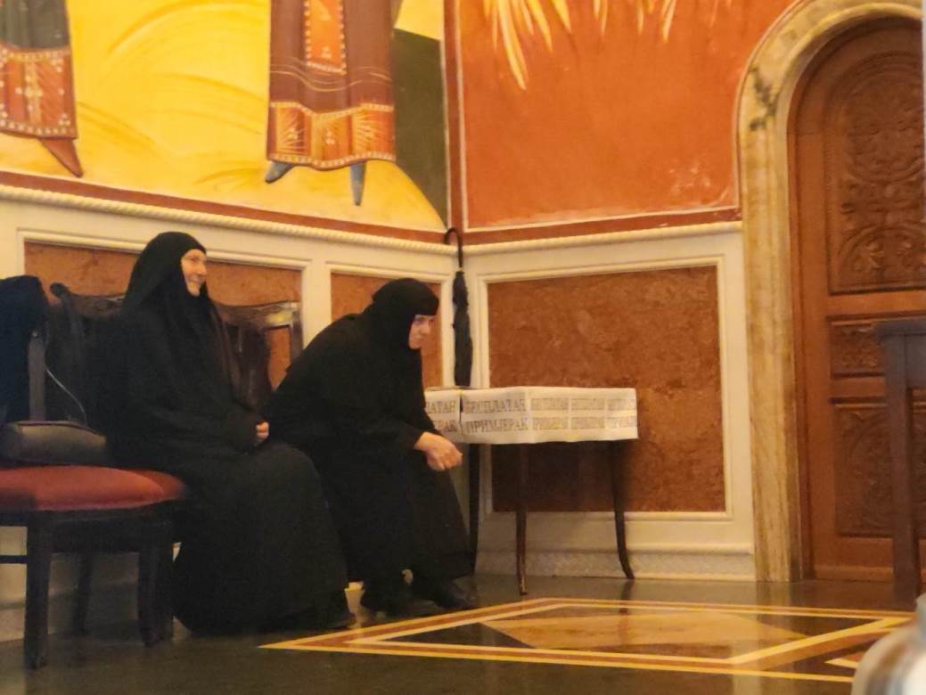 Policija u Podgorici privela sveštenika na saslušanje