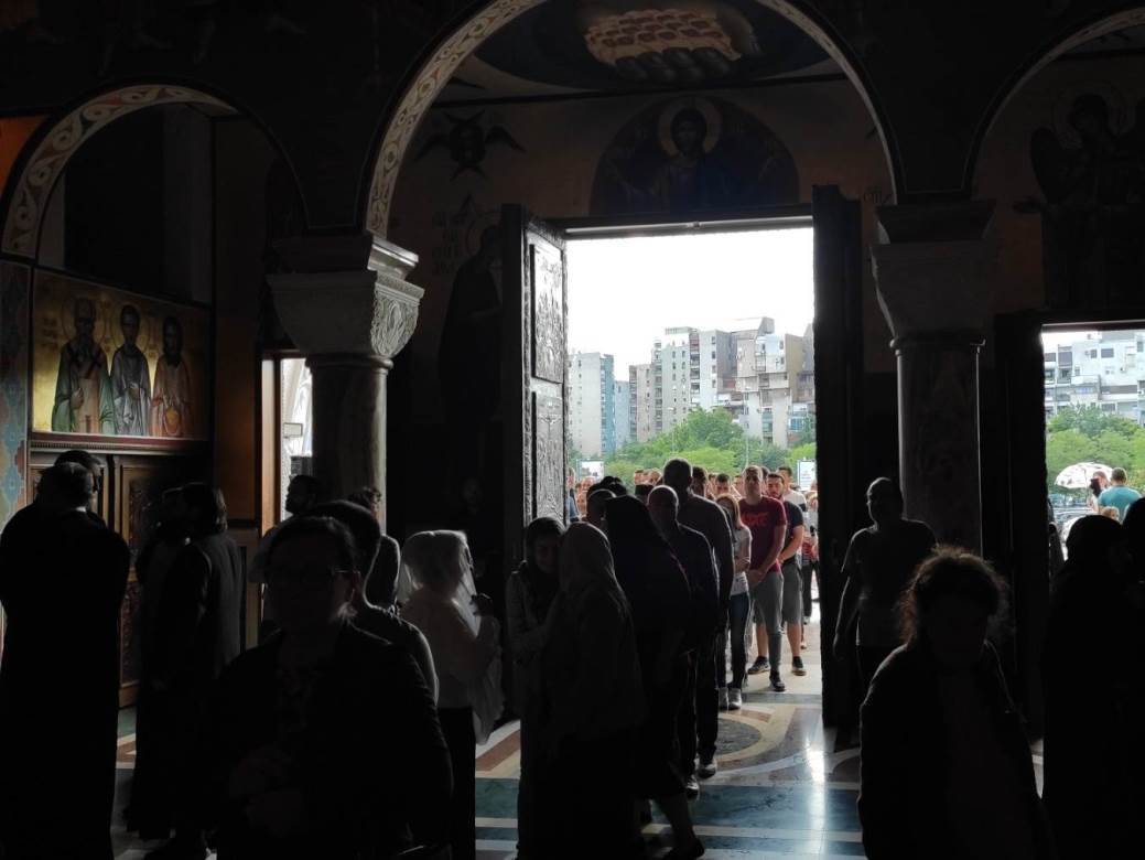 Policija u Podgorici privela sveštenika na saslušanje