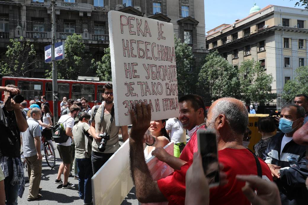 Protest MHE ispred Vlade Srbije ekologija odbranimo reke