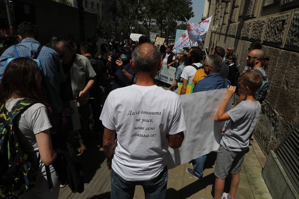 Protest MHE ispred Vlade Srbije ekologija odbranimo reke