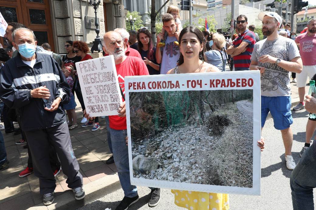 Protest MHE ispred Vlade Srbije ekologija odbranimo reke