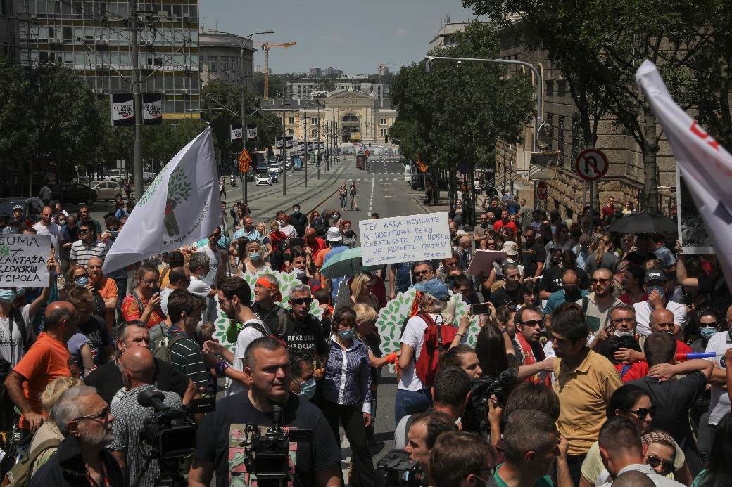 Protest MHE ispred Vlade Srbije ekologija odbranimo reke