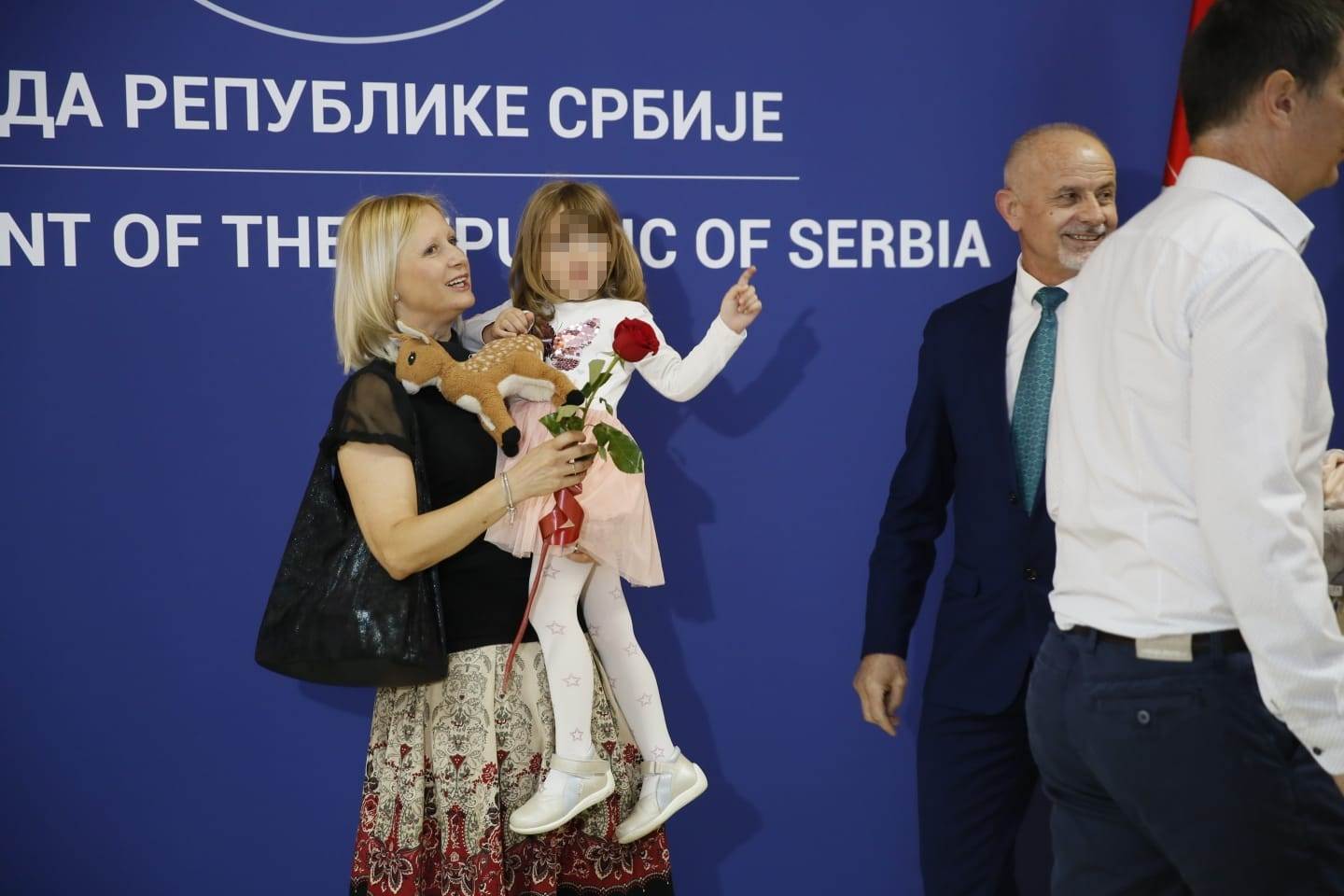 Bračni par Savić-usvojena devojčica-vraćena