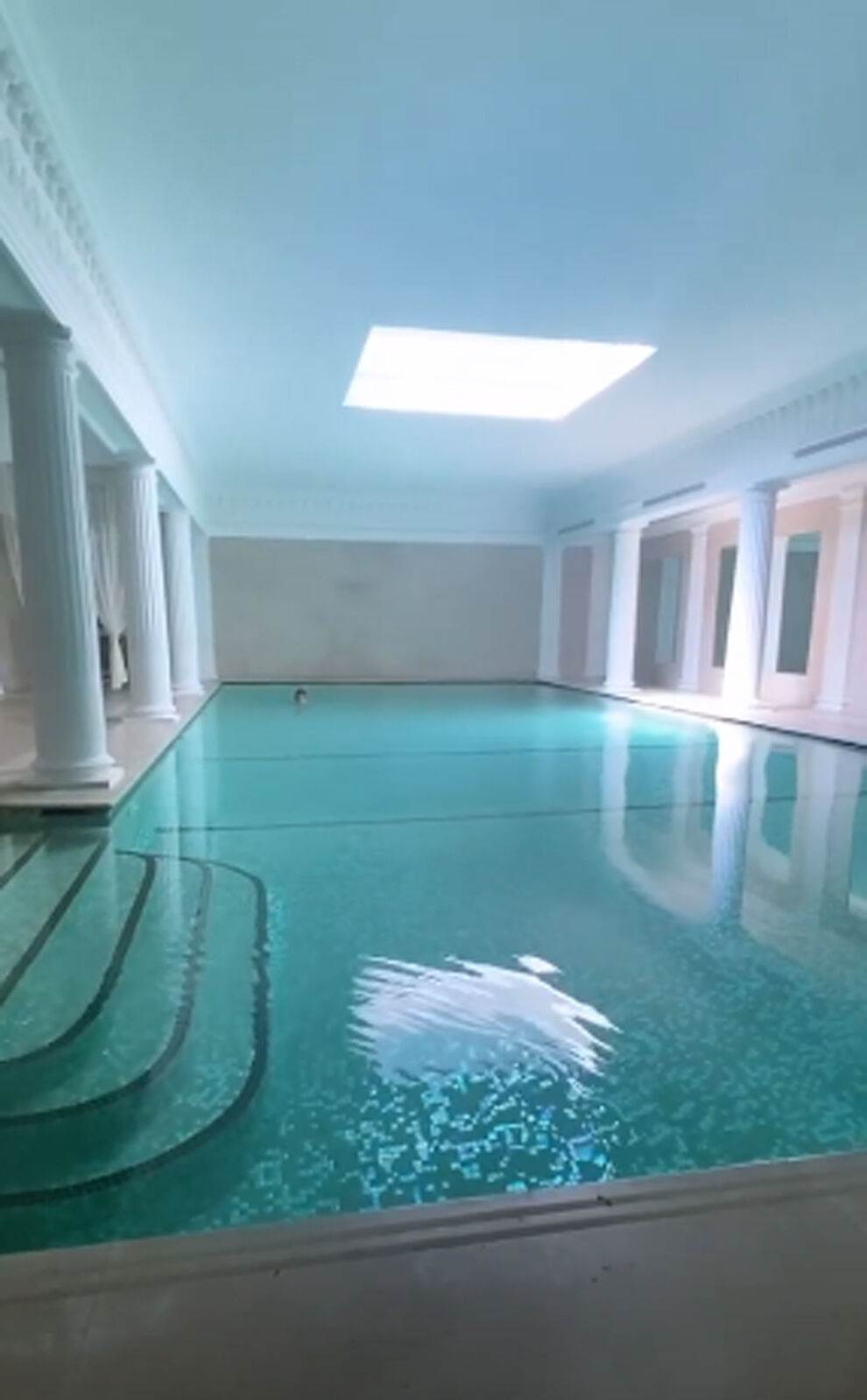 Vanda Nara pokazala njenu i Mauro Ikardijevu kuću u Parizu 