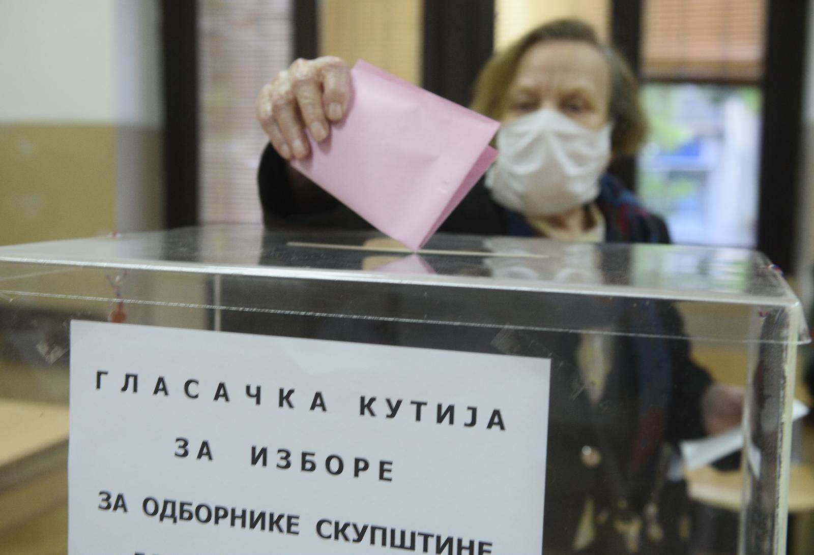 Izbori 2020: Zbog mera zaštite OVO MORATE DA IMATE KOD SEBE. (FOTOGRAFIJE)