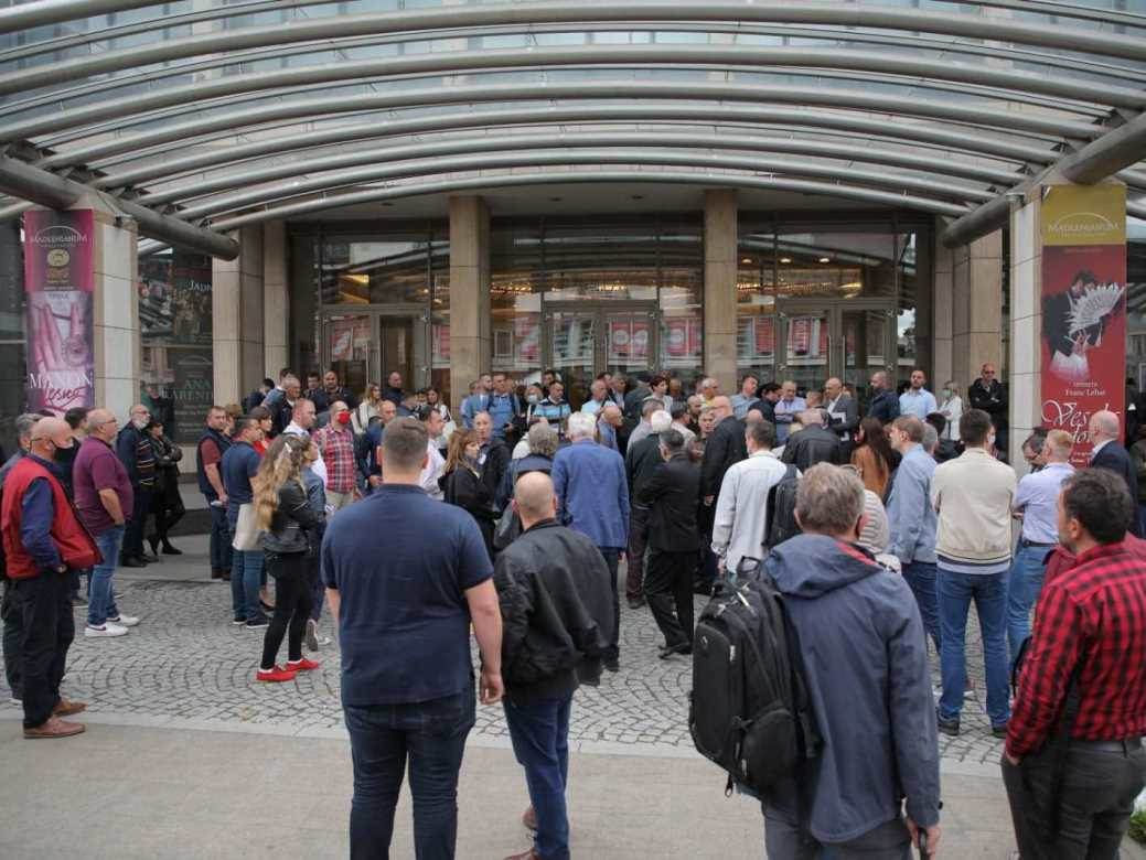 Demokratska stranka-incident-sednica Glavnog odbora