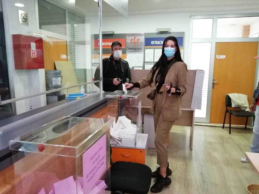 Izbori 2020. - glasali pevači