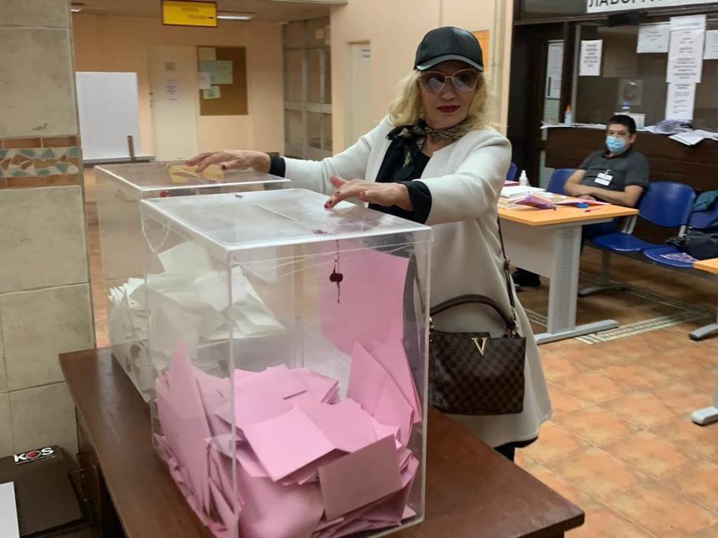 Izbori 2020. - glasali pevači