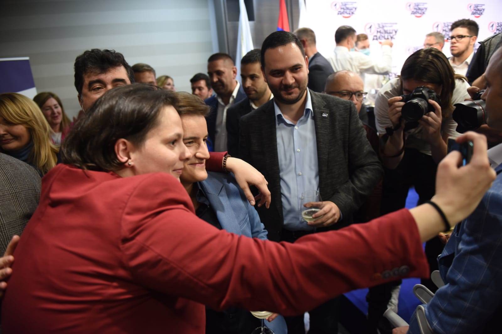 Srpska napredna stranka pobeda na izborima Aleksandar Vučić izjava glasalo dosta žena