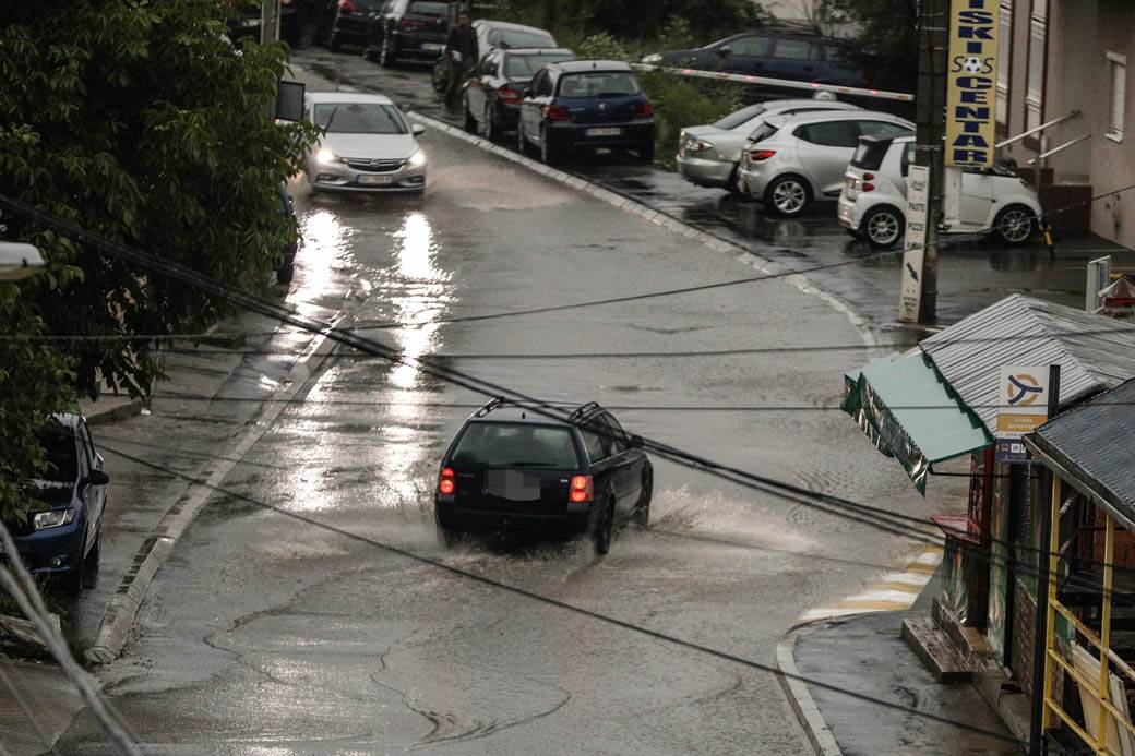 Vreme Beograd: Kiša ponovo poplavila ulice u ovim delovima grada FOTOGRAFIJE