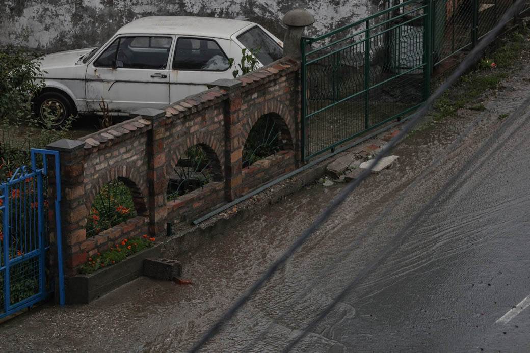 Vreme Beograd: Kiša ponovo poplavila ulice u ovim delovima grada FOTOGRAFIJE