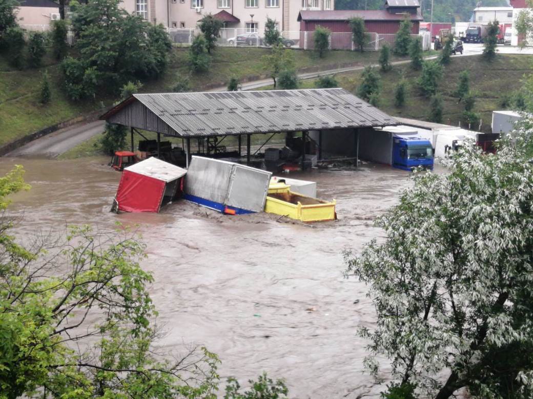 Poplave Ljubovija Osečina Kosjerić evakuacija