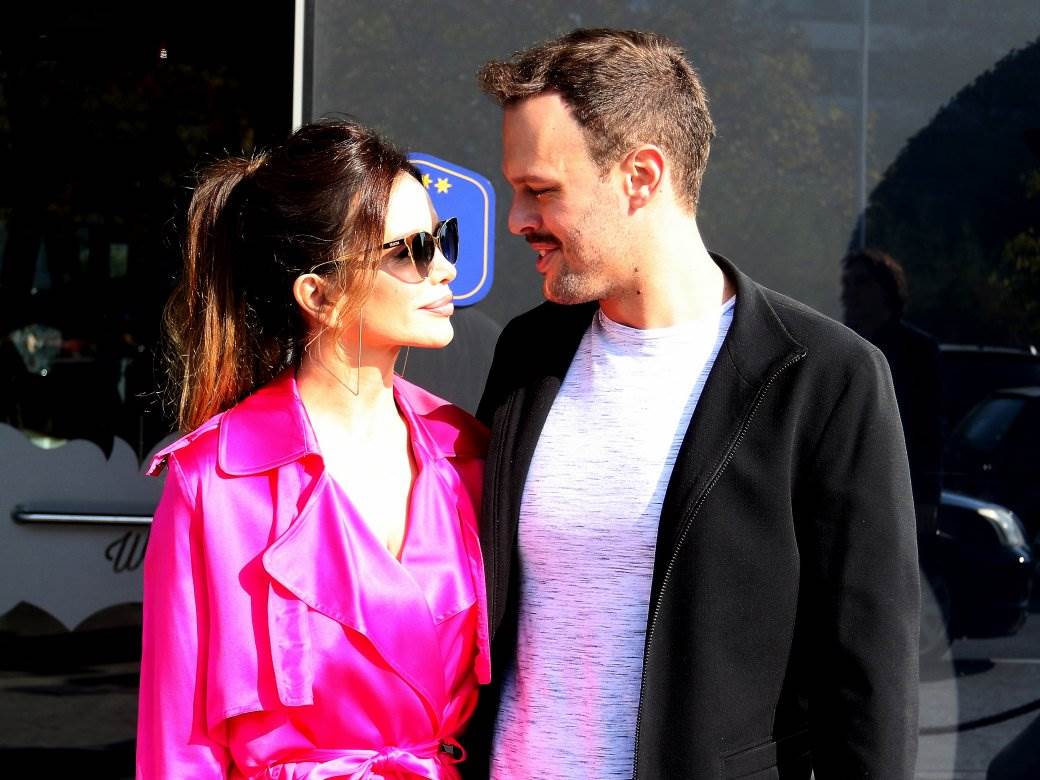 Poznate kuguarke Javne ličnosti u braku sa mlađim muškarcima 