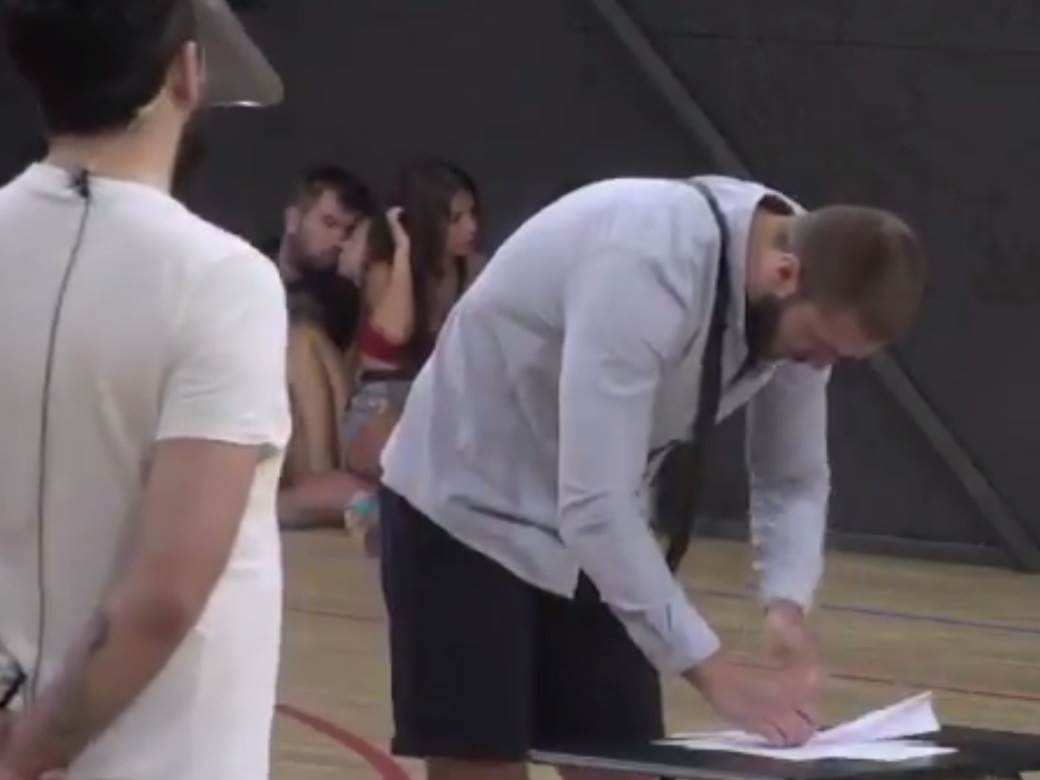 zadruga najnovije vesti maja prevarila janjusa s njih 20? video