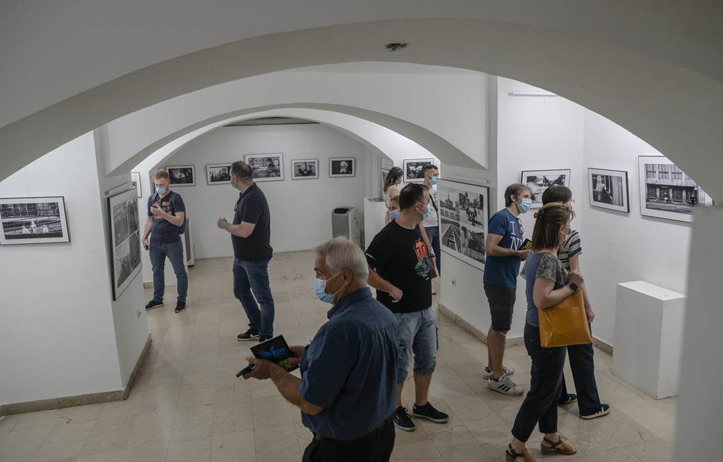 Korona virus Srbija: FOTOGRAFIJE! Goran Sivački - Još uvek si napolju izložba