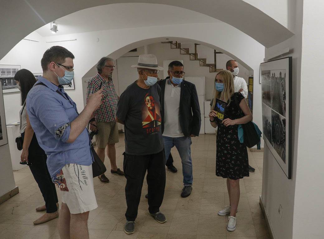 Korona virus Srbija: FOTOGRAFIJE! Goran Sivački - Još uvek si napolju izložba