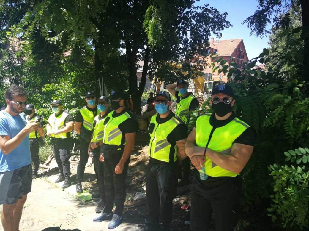 Parkić na Banovom brdu Sačuvajmo naš parkić protest stanara na Banovom brdu FOTO