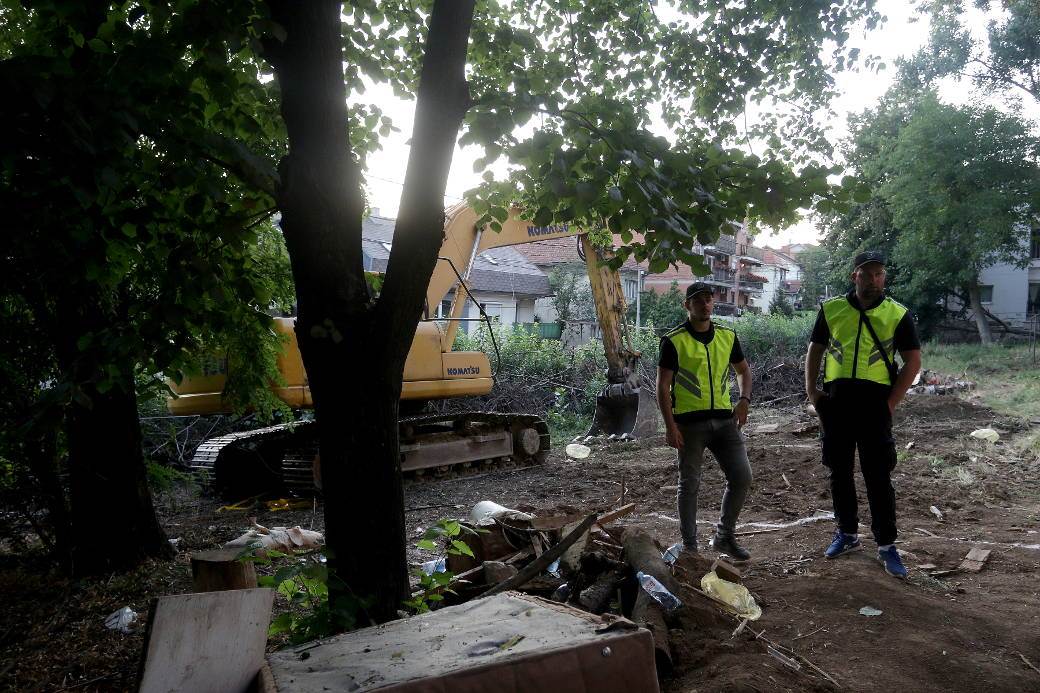 Parkić na Banovom brdu Sačuvajmo naš parkić protest stanara na Banovom brdu FOTO