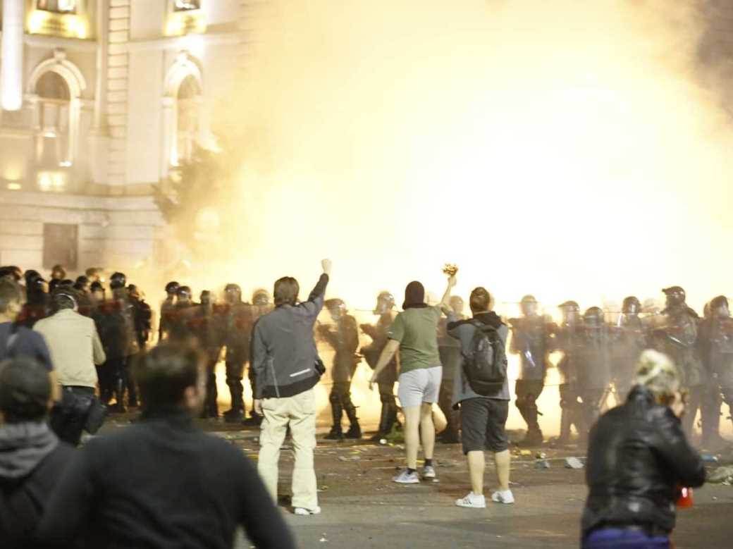 Protesti-sukob-policija-demonstranti najnovije vesti