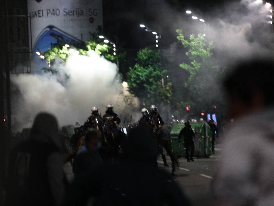 Dodik - Protesti - Beograd - Policija - Neredi - Skupština