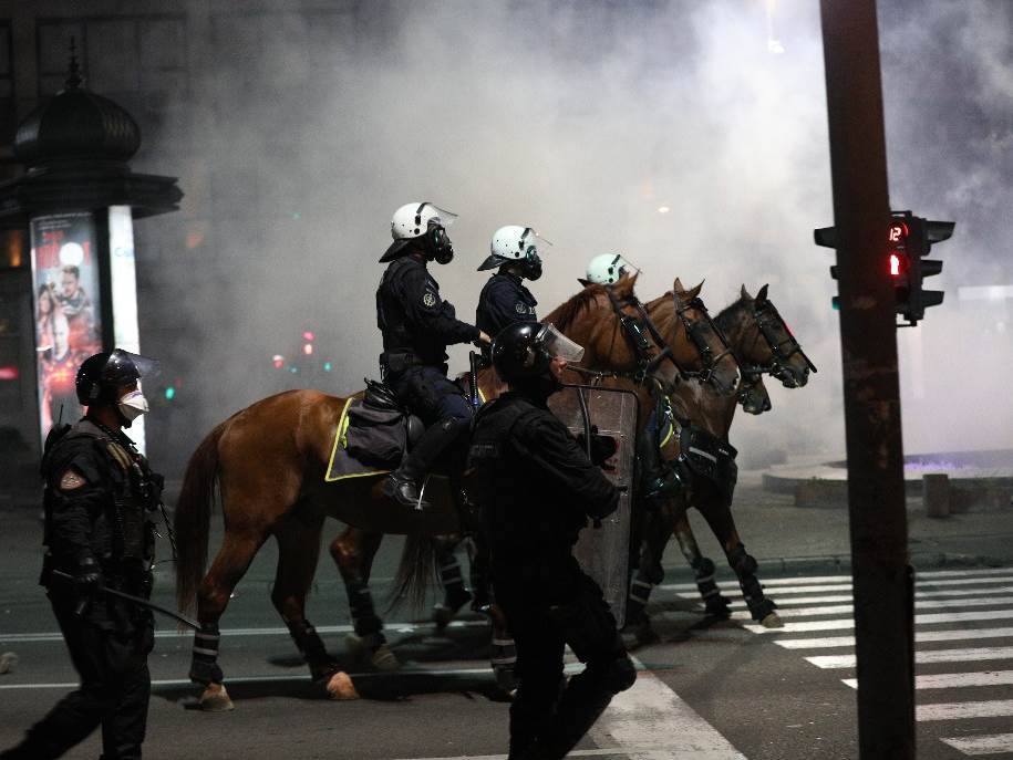 Dodik - Protesti - Beograd - Policija - Neredi - Skupština