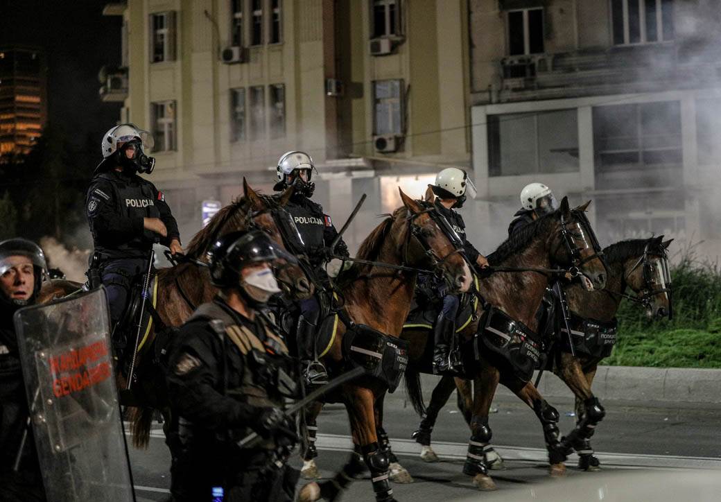  Vučić o demonstracijama i neredima u Beogradu - uplivi stranih službi